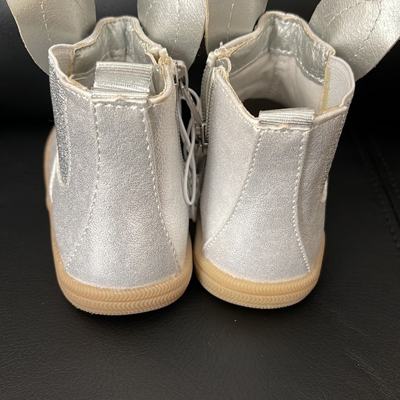 Baby’s boot - Picture 5 of 8